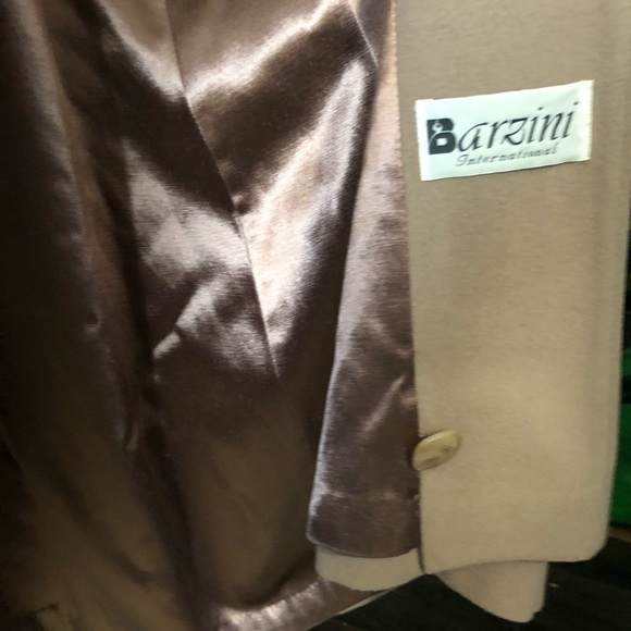 Vintage long women’s dress coat. - Picture 3 of 9